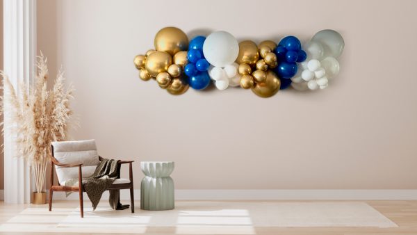 Royal Frost Balloon Garland