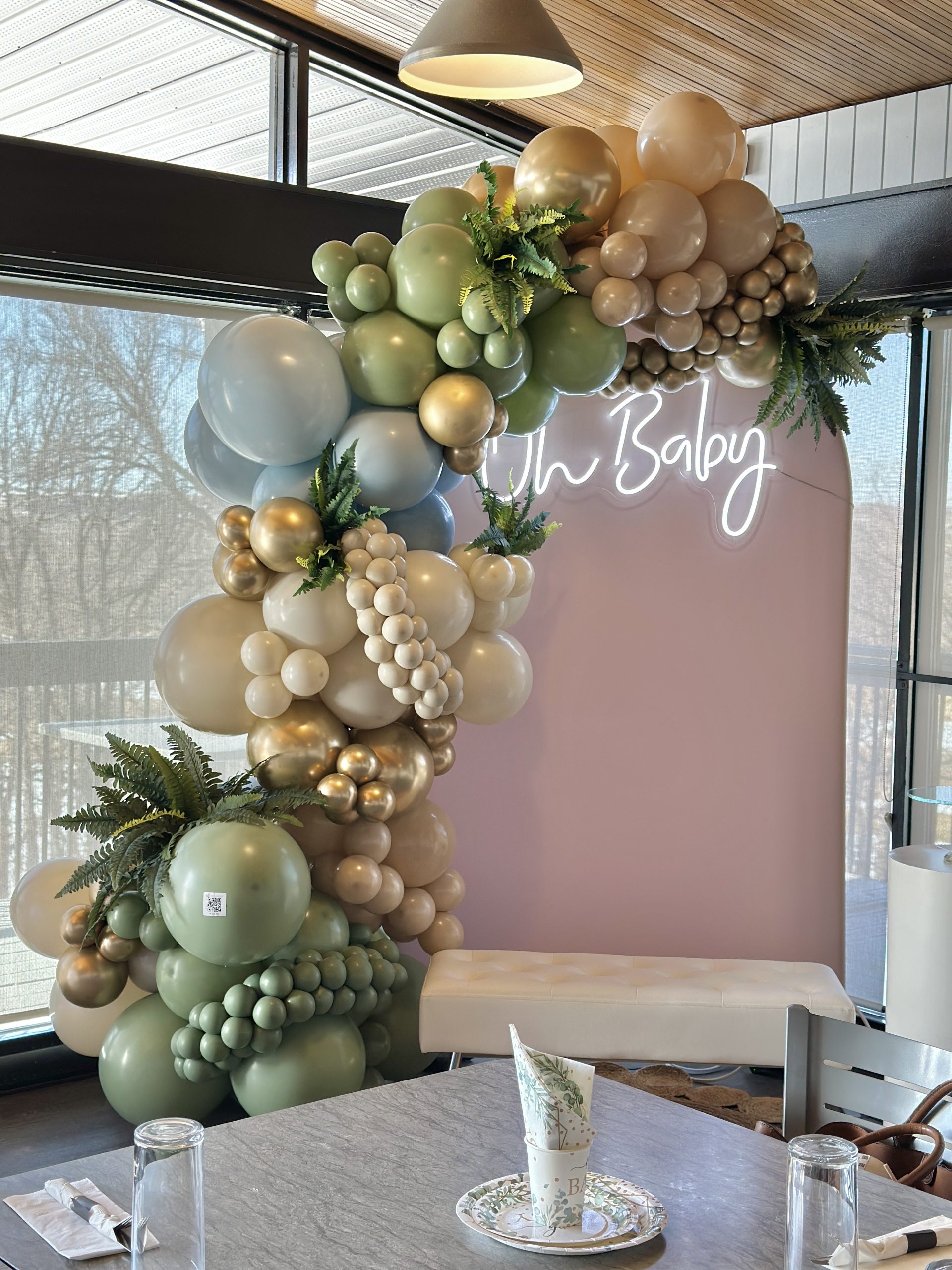 custom-baby-shower-balloon-setup-brandon